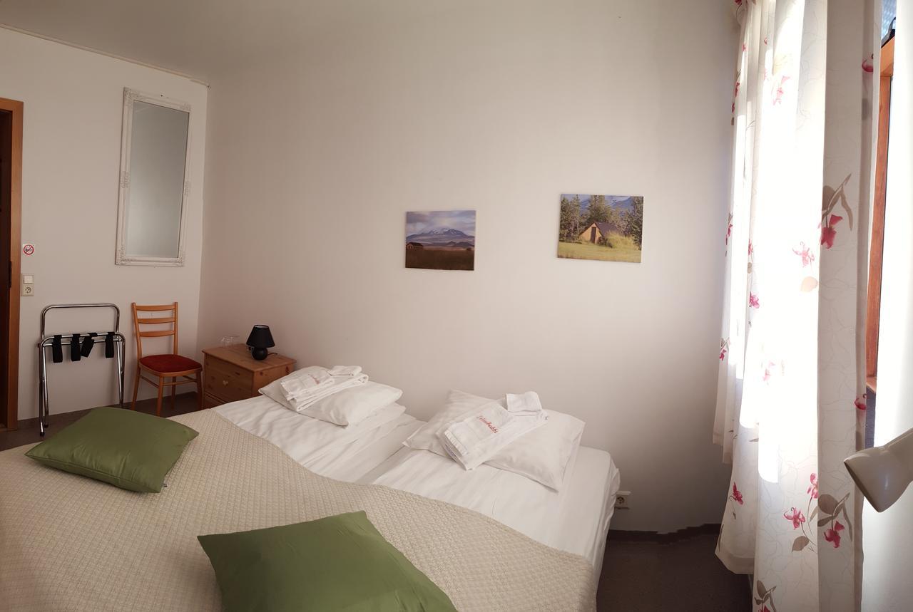 Guesthouse Leirubakki Asolfsstathir المظهر الخارجي الصورة